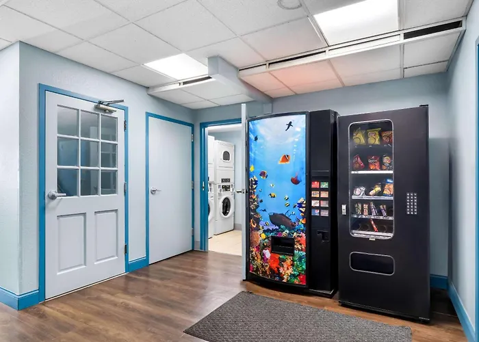 Suburban Studios Chattanooga Northeast - Ooltewah